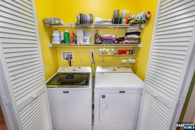 143 Summit Rdg, Pompton Lakes, NJ 07442 - laundry area featuring separate washer and dryer