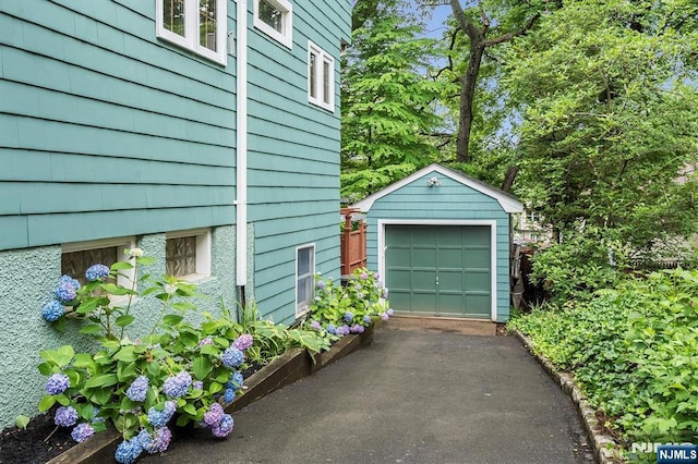 34 Harding Rd, Glen Rock, NJ 07452 - detached garage with driveway