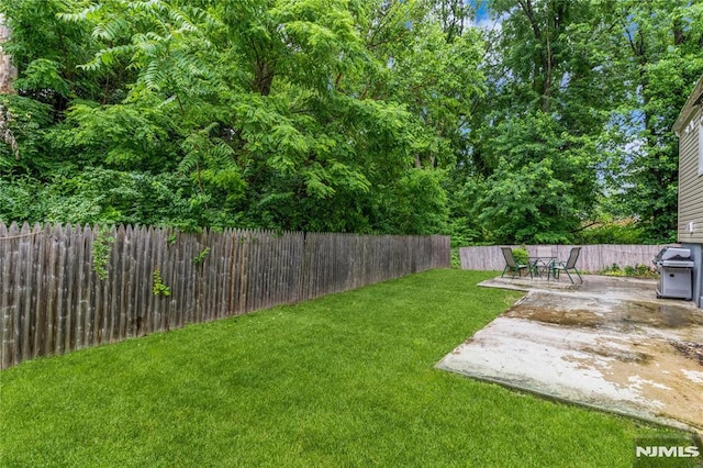 63 E Midland Ave, Kearny, NJ 07032 - fenced backyard featuring a patio