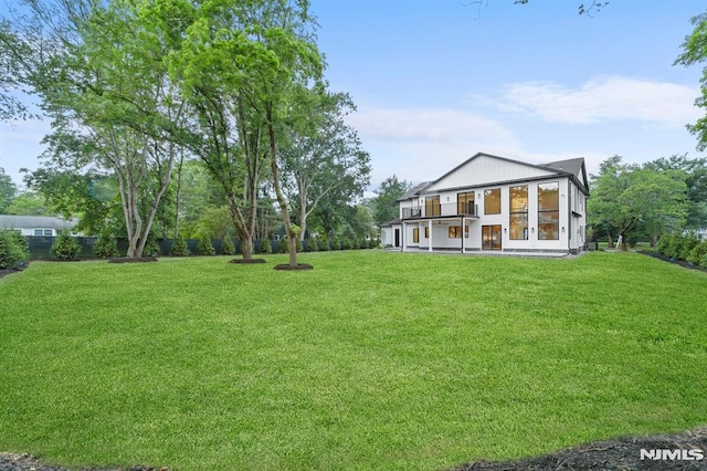 172 Birchwood, Old Tappan, NJ 07675 - view of grassy yard