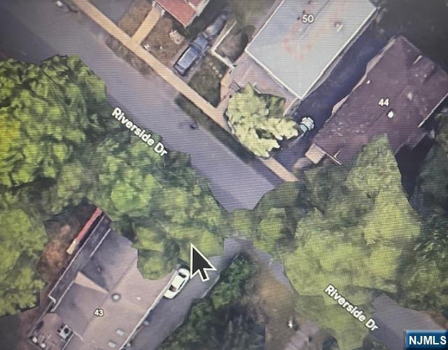 38 Riverside Dr, Hillsdale, NJ 07642