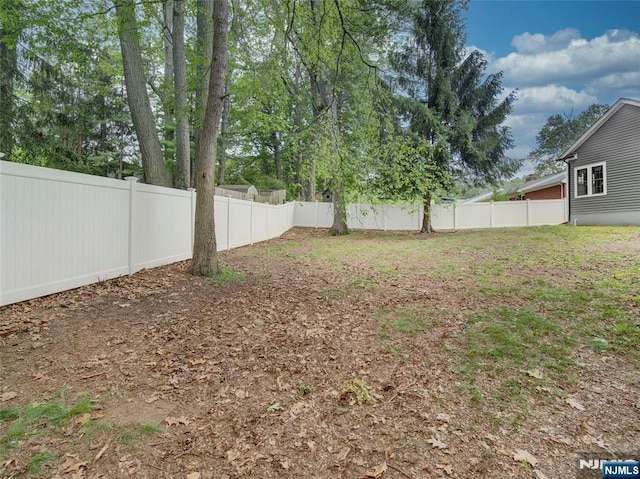 345 Creek Bed Rd, Mountainside, NJ 07092 - view of fenced backyard
