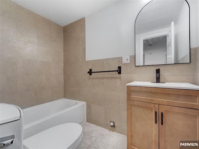 112-122 Halsted, Newark, NJ 07106 - bathroom featuring tile walls, vanity, and a bathtub