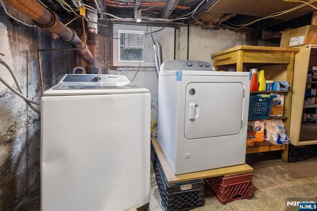 460 River Rd, Bogota, NJ 07603 - laundry room featuring independent washer and dryer