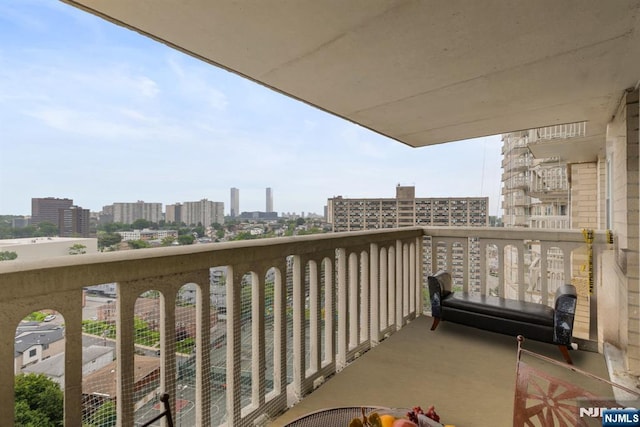 555 N Ave Unit 15W, Fort Lee, NJ 07024 - balcony featuring a city view