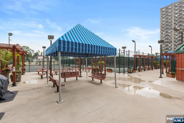 555 N Ave Unit 15W, Fort Lee, NJ 07024 - surrounding community