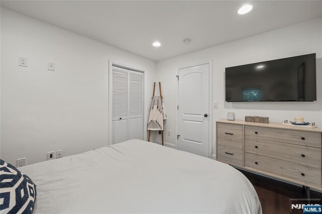 18 Lee Ave, Jefferson Township, NJ 07849 - bedroom featuring recessed lighting and a closet