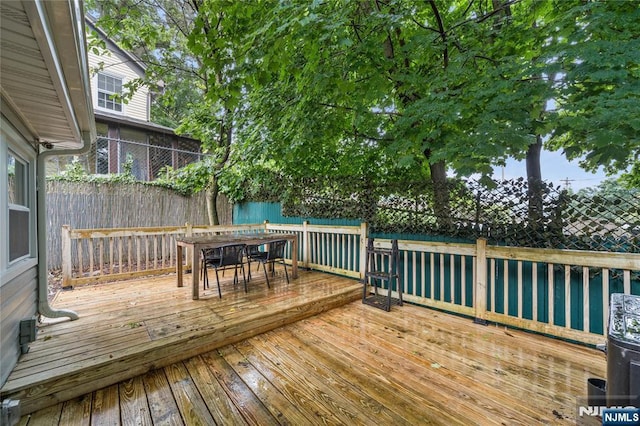 18 Lee Ave, Jefferson Township, NJ 07849 - deck with outdoor dining space