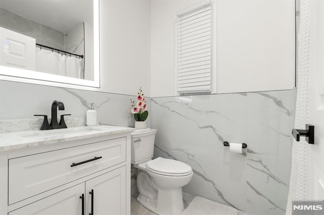 36 Kent, Newark, NJ 07108 - full bathroom with vanity and curtained shower