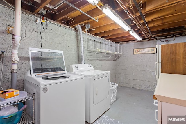 59 Parkview Ave, Elmwood Park, NJ 07407 - laundry area with washing machine and dryer