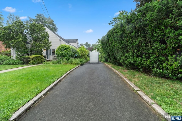 37 Golf Ct, Teaneck, NJ 07666 - view of front of house featuring a front yard