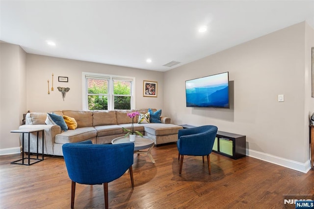 37 Golf Ct, Teaneck, NJ 07666 - living area with wood finished floors and recessed lighting