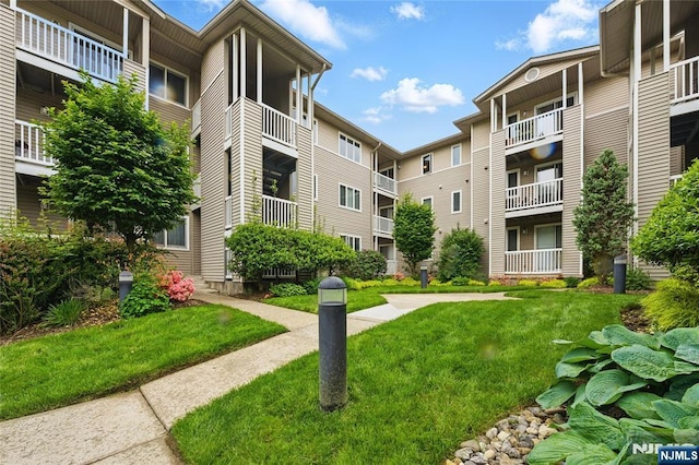 223 Orchard Park, Allendale, NJ 07401 - surrounding community featuring a yard