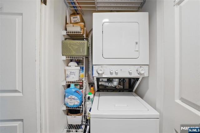 223 Orchard Park, Allendale, NJ 07401 - laundry room featuring stacked washer / dryer