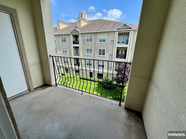 7207 Ravenscroft Rd Unit 7207, Clifton, NJ 07013 - view of balcony
