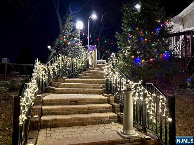 380 Whimbrel Ln Unit 380, Secaucus, NJ 07094 - view of staircase