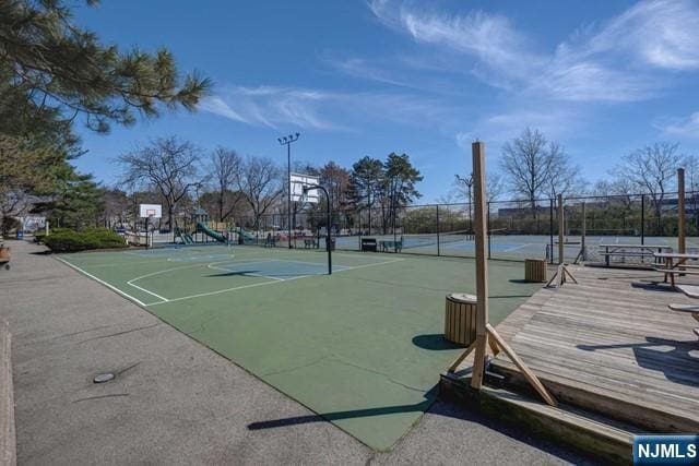 380 Whimbrel Ln Unit 380, Secaucus, NJ 07094 - view of sport court featuring a tennis court and community basketball court