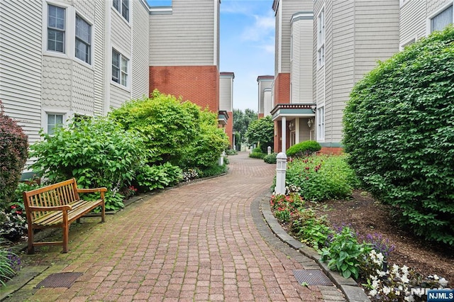 330 The Promenade, Edgewater, NJ 07020 - view of property's community