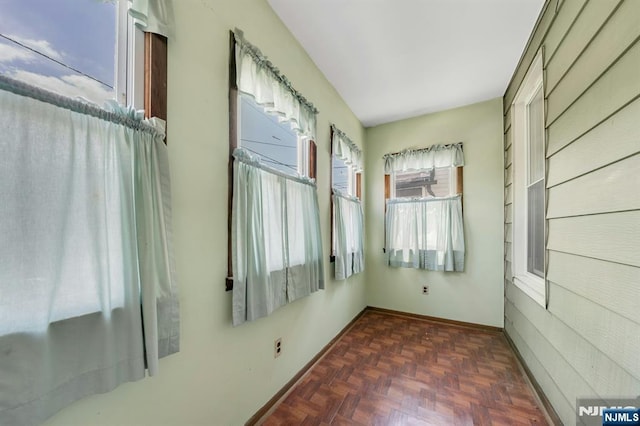 407 Elm St, Kearny, NJ 07032 - unfurnished room featuring baseboards