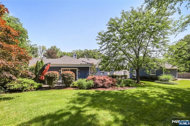 19 Mountain Rdg, Wayne, NJ 07470 - view of front of property featuring a front yard
