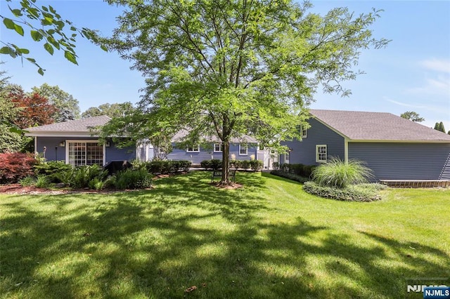 19 Mountain Rdg, Wayne, NJ 07470 - view of green lawn