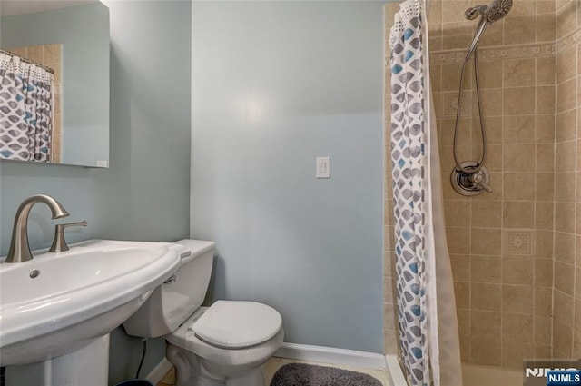 19 Mountain Rdg, Wayne, NJ 07470 - full bath with a tile shower and toilet