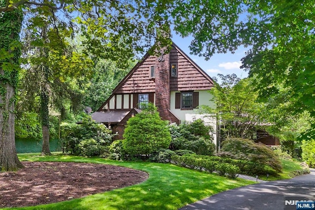 152 Highwood Ave, Tenafly, NJ 07670 - english style home with a front yard