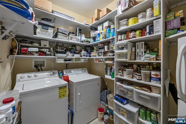 7108 Ravenscroft Rd Unit 555, Clifton, NJ 07013 - laundry room with independent washer and dryer