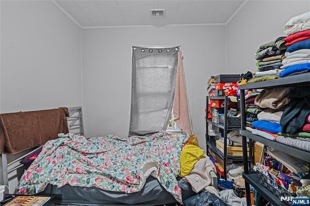 6 Pleasant Ave, Clifton, NJ 07013 - bedroom with crown molding