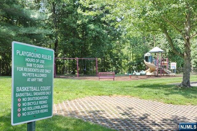 84 Pheasant Run Unit 84, Old Tappan, NJ 07675 - view of property's community with a yard