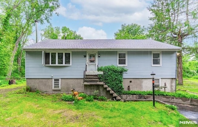 237 Whitmore Ave, Wayne, NJ 07470 - ranch-style home featuring a front lawn