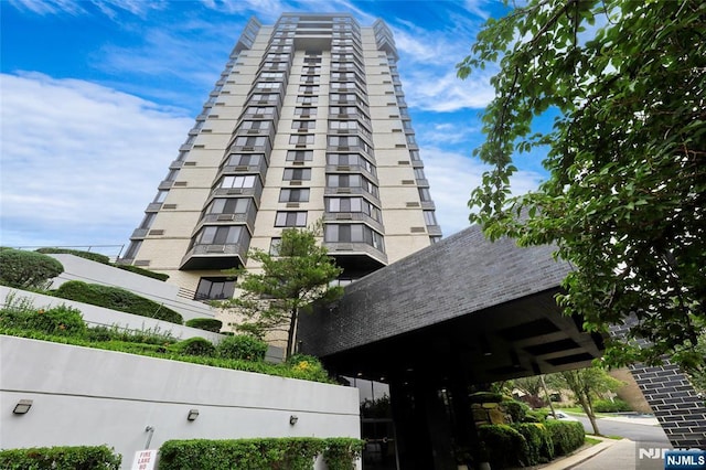 1265 15th St Unit 4C, Fort Lee, NJ 07024 - view of apartment building / complex
