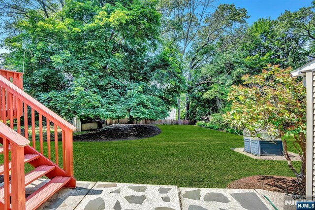 76 Hillside Rd, Sparta, NJ 07871 - fenced backyard with stairway