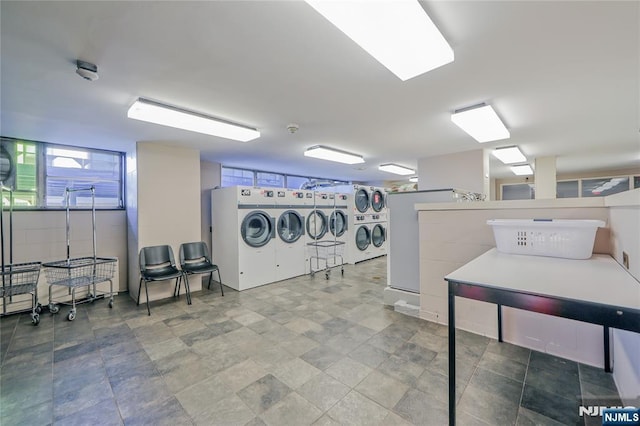 2077 Center Ave Unit 19C, Fort Lee, NJ 07024 - community laundry room with independent washer and dryer