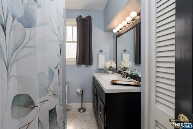 5 Rhinesmith Ave, Wanaque, NJ 07465 - full bath with vanity and a shower with shower curtain