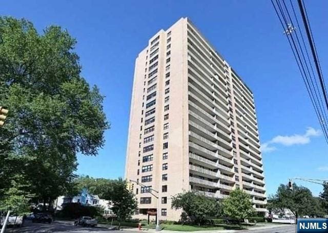 285 Aycrigg Ave Unit 22D, Passaic, NJ 07055 - view of property