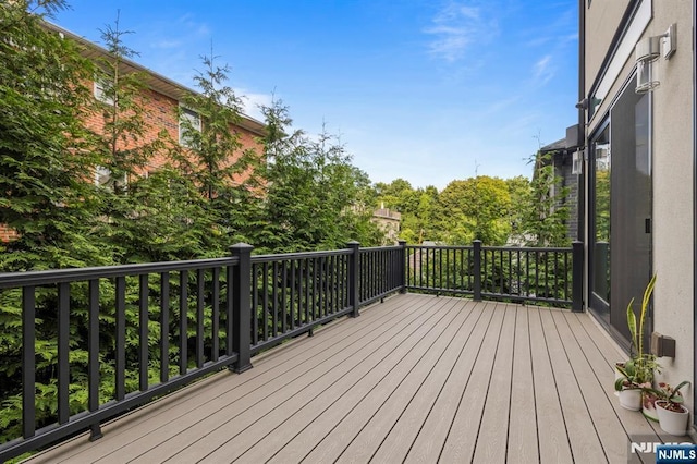 12 Hooks Ln, Edgewater, NJ 07020 - view of deck