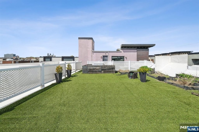110-114Br Broad, Newark, NJ 07104 - view of yard