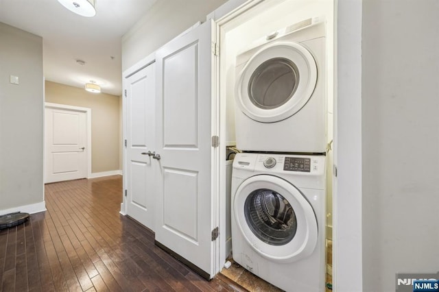110-114Br Broad, Newark, NJ 07104 - laundry area with stacked washer / dryer and dark wood-style flooring