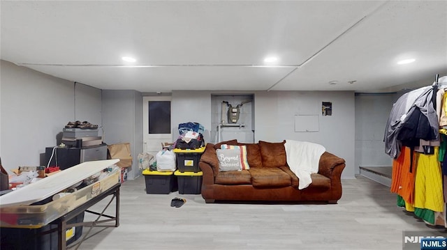39 Boyden Pkwy, Maplewood, NJ 07040 - living area featuring light wood-type flooring and recessed lighting