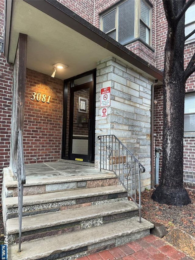 3081 Edwin Unit 2E, Fort Lee, NJ 07024 - entrance to property with brick siding
