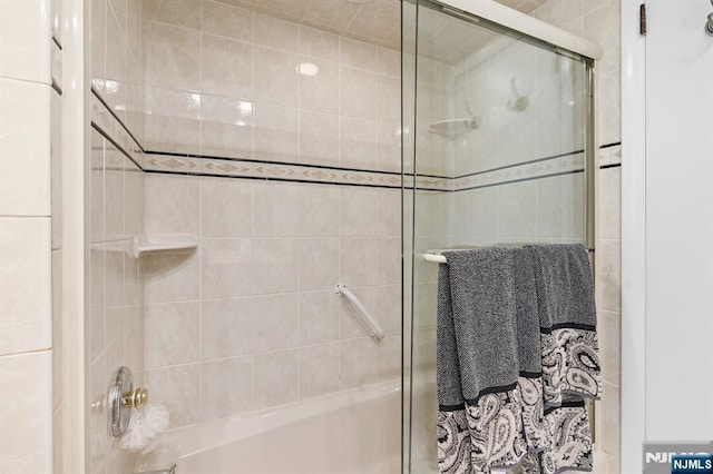 506 Salem St, Paramus, NJ 07652 - full bath with shower / bath combination with glass door