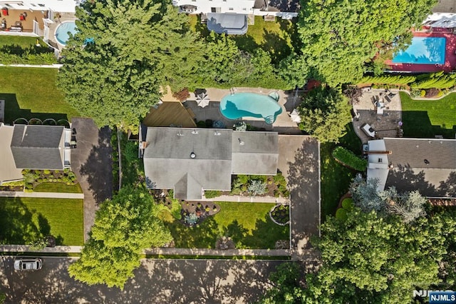 506 Salem St, Paramus, NJ 07652 - aerial view of a pool