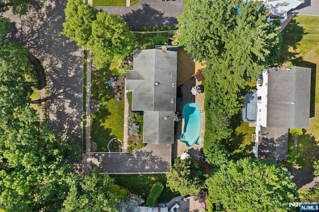 506 Salem St, Paramus, NJ 07652 - aerial view of a pool