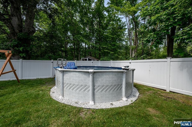 20 Card St, Hamburg, NJ 07419 - fenced backyard featuring view of wooded area