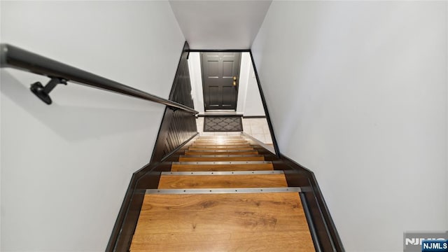 80 Union Ave, Little Ferry, NJ 07643 - view of stairs