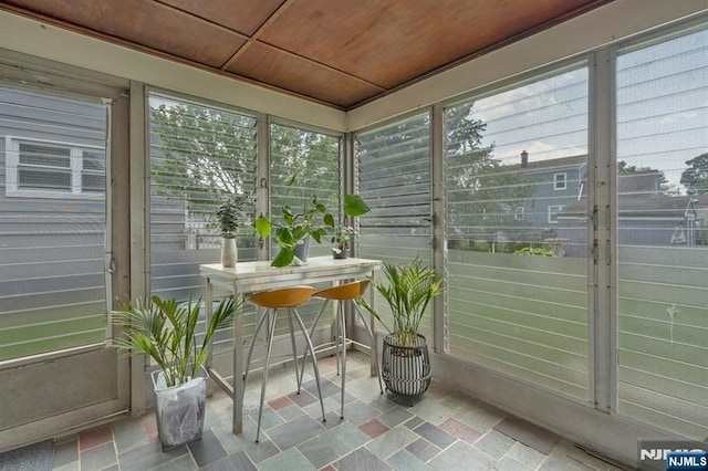 116 Springfield Ave, Hasbrouck Heights, NJ 07604 - view of sunroom / solarium