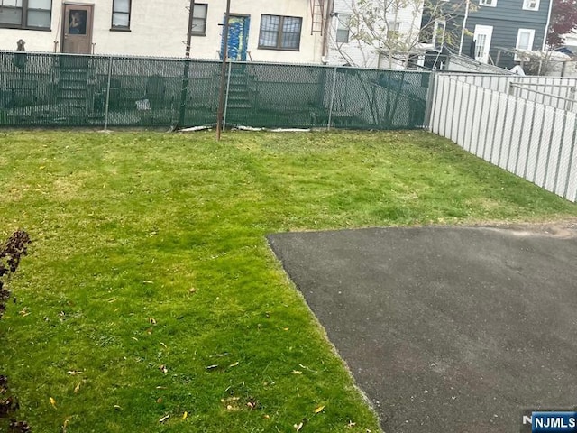 137 Prospect St, Lodi, NJ 07644 - view of yard