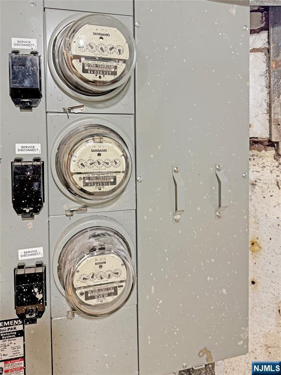 132 Lincoln Ave, Orange, NJ 07050 - detailed view of electric meter