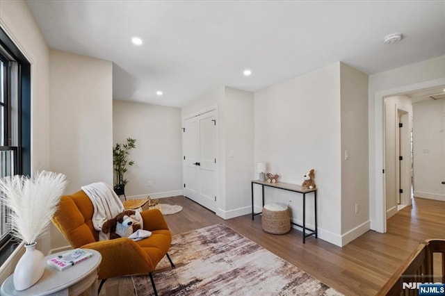 505 Darby Ct, Ridgewood, NJ 07450 - sitting room with wood finished floors and recessed lighting